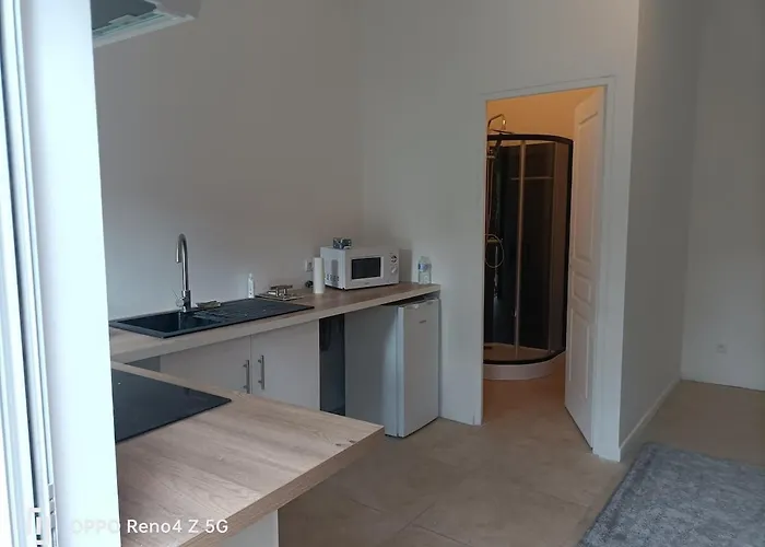 Bordeaux, Proximite To Tram A Mérignac